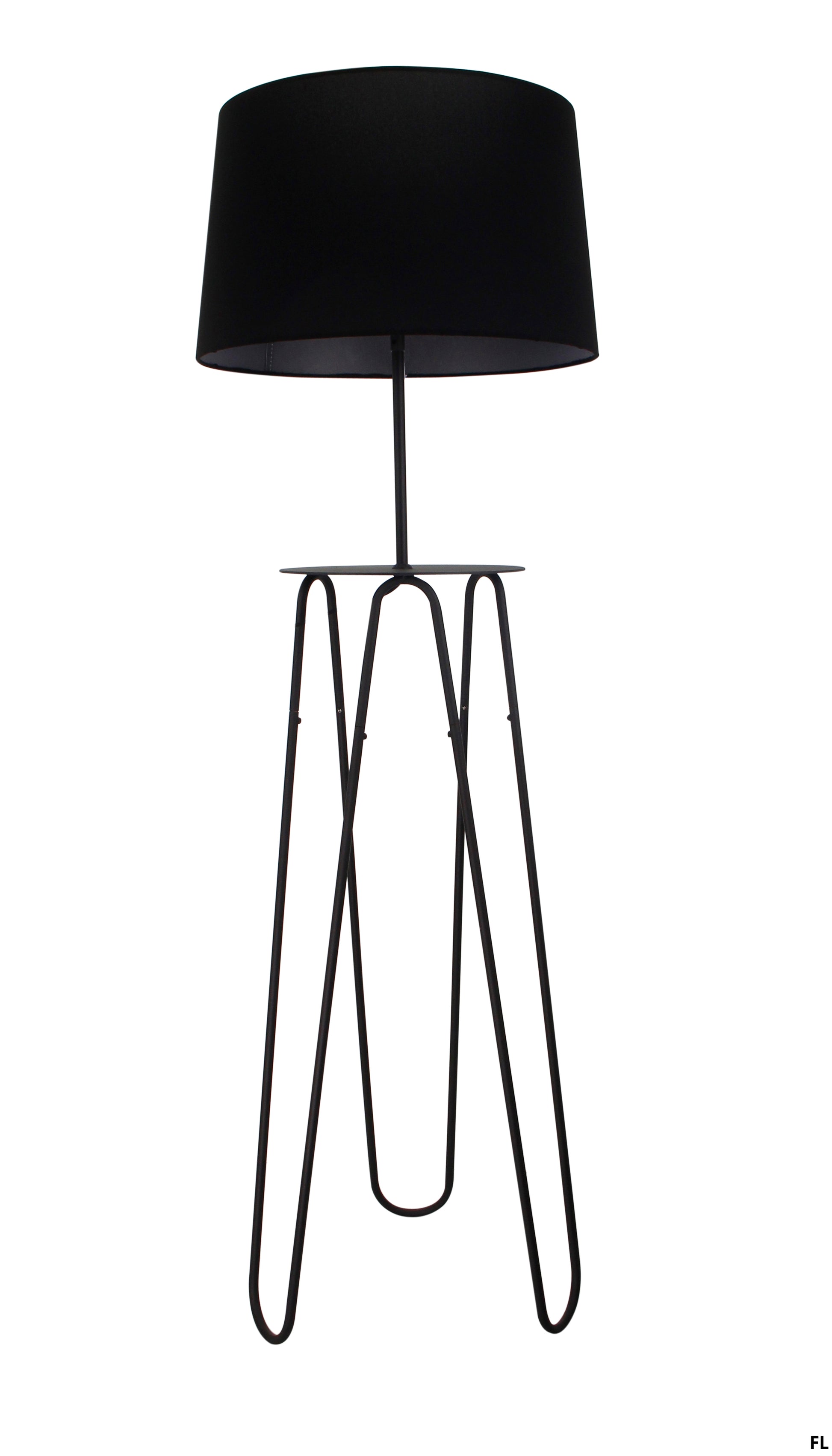 De Chericoni Arezzo Vloerlamp (1-lichts) in zwart is een stijlvolle vloerlamp met Italiaans design, geproduceerd in Nederland. Met zijn elegante vormgeving past hij perfect in een modern interieur. Creëer sfeer en warmte in huis!